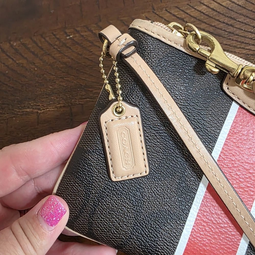 Coach Signature Hampton Stripe Corner Zip Wristlet With Red Stripe And Mini Tag - Picture 4 of 9